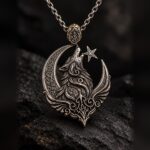 Ay Yıldızlı Uluyan Kurt Kolye - 925 ayar gümüş erkek kolye